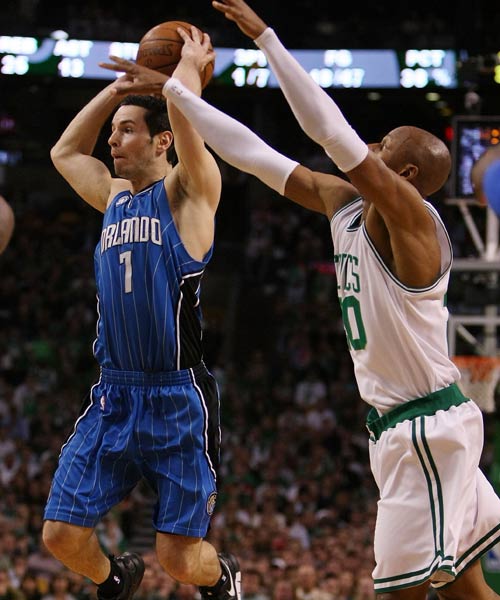 talkSPORT：莱比锡有意邀格拉斯纳执教，水晶宫希望与后者续约.