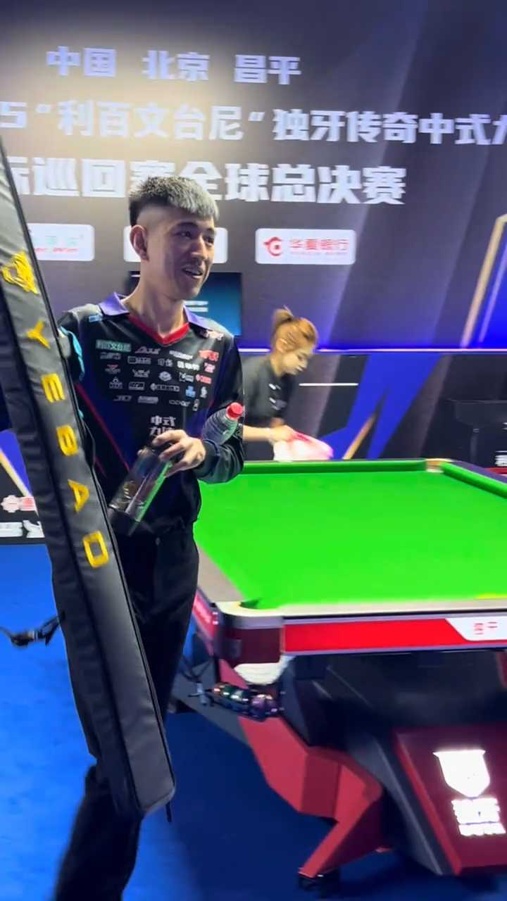 体育国足14人参加首堂训练课 泰山队6人在列