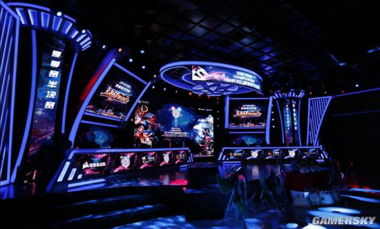 门之外的球 门之外的球