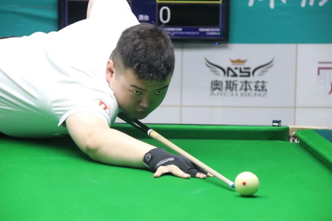 国足荣誉战无人可用？3国脚伤缺+韦世豪停赛！紧急补招27岁归化名将